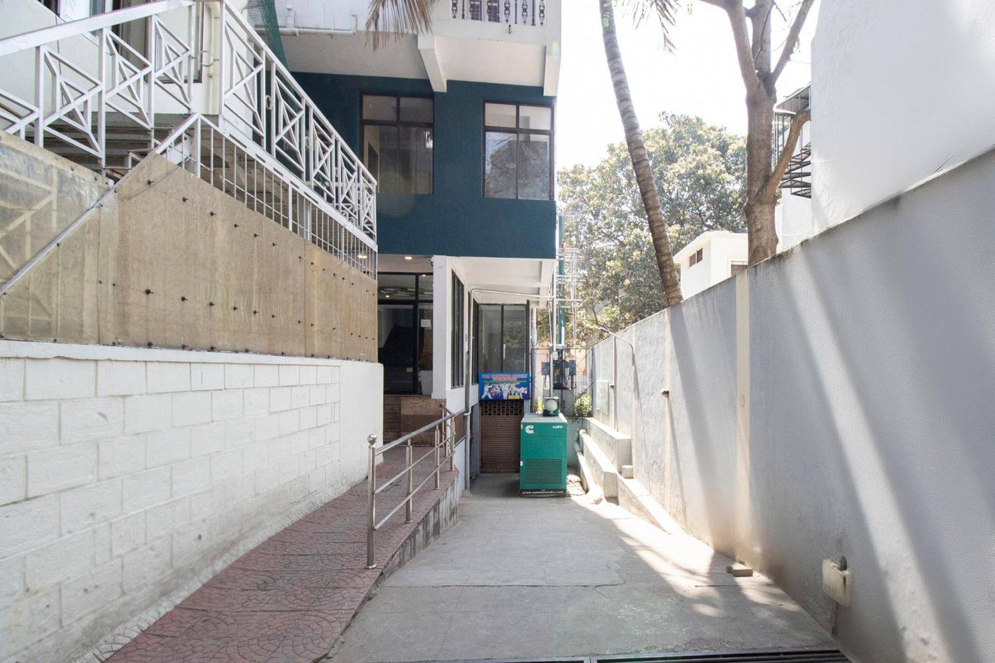 Collection O Victorian Comforts Bangalore Exterior foto